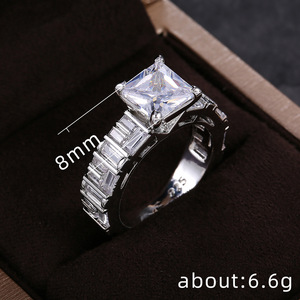 Anello di Fidanzamento Quadrato di Lusso per Donne, Elegante Gioiello da Dito alla Moda - Product Image 5