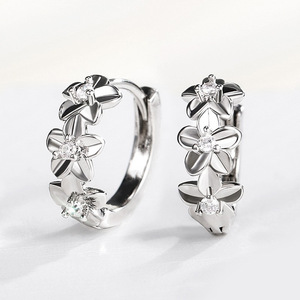 Orecchini a polsino da donna con micro pavé di zirconi a forma di fiore, gioielli alla moda - Product Image 1