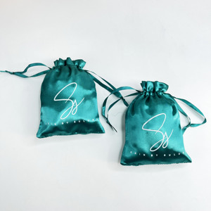 Pochette en satin de soie de luxe personnalisée avec logo, doublure en satin, pour bijoux, parfums, cadeaux de fête, sacs à cheveux pour petites entreprises - Product Image 1