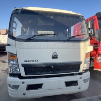 Nouveau camion fourgon Sinotruk Howo 4x2 5-10 tonnes avec moteur diesel, hayon hydraulique et caisse conteneur