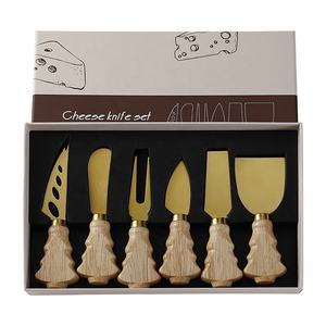 ชุดมีดชีสสแตนเลส 6 ชิ้น ด้ามไม้รูปต้นคริสต์มาสสีเงิน/ดำ/ทอง - Product Image 2