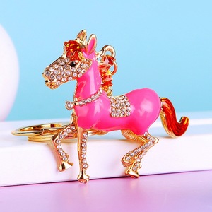 Porte-clés en métal mignon avec motif de cheval du zodiaque, incrusté de cristaux, pour femmes, cadeau d'affaires - Product Image 5