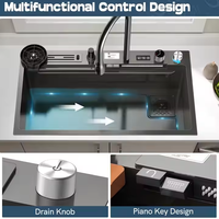 Évier de cuisine multifonctionnel en acier inoxydable noir fait main avec robinet cascade à affichage numérique et porte-couteaux