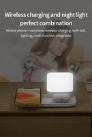 Nouveau design chargeur sans fil 3 en 1 support de charge sans fil de bureau avec lampe de table de réglage pour téléphones portables et écouteurs
