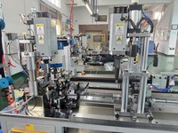 Double arrêt de soudage et machine de découpe automatique à glissière ultrasonique en nylon