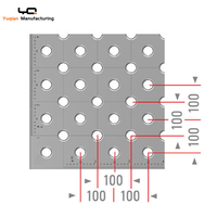 Table de soudage modulaire robuste 3D avec trous en grille et système de fixation CNC pour la fabrication de précision des métaux