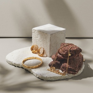 Set di cubi <span class=keywords><strong>geometrici</strong></span> in pietra testurizzata per esposizione di gioielli, cosmetici, orologi e occhiali. - Product Image 2