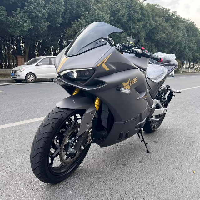 Factory Customized High-Performance Electric Dirt Bike with 5000W Motor 72V Voltage Maximum Speed 90-200km/h Range 100-300km/h