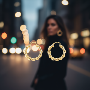 Boucles d'oreilles créoles torsadées dorées pour femmes, plaqué or 18 carats, en alliage, bijoux de fête tendance, grandes boucles d'oreilles statement - Product Image 2