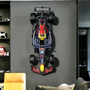 In vendita: Modellino di auto da corsa Red Bull F1 in scala <span class=keywords><strong>1</strong></span>:2. Modelli F1 Personalizzati a Grandezza Naturale Disponibili. - Product Image 2