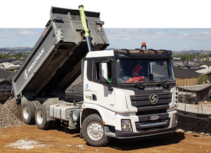 Camion benne arrière 6x4 robuste de 20 tonnes tout-terrain pour travaux de terrassement - Product Image 4