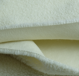 Chine Fabricant 100% Polyester Velours Tissu Respirant Tricoté PE Enduit Poids Moyen pour Vêtements De Nuit et Articles Ménagers - Product Image 2