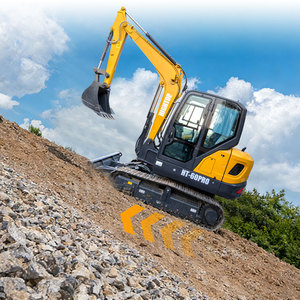 Mini-excavatrice sur chenilles HT60 de 6 tonnes (6000 kg) la plus vendue avec tarière, godet et fourche décompacteuse - Product Image 6