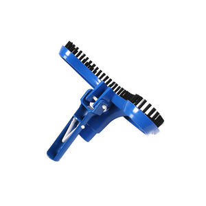 Tête d'<span class=keywords><strong>aspirateur</strong></span> flexible en forme de croissant <span class=keywords><strong>pour</strong></span> piscine, tête d'<span class=keywords><strong>aspirateur</strong></span> en plastique bleu avec poils en nylon <span class=keywords><strong>pour</strong></span> le nettoyage des piscines et spas. - Product Image 5