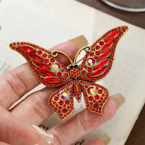 <span class=keywords><strong>Broche</strong></span> de Mariposa Chapado en Oro con Incrustaciones de Cristales de Estrás, <span class=keywords><strong>Broche</strong></span> de Alta Costura para Mujer, Exquisito Adorno de Aleación con Forma de Animal para Bodas y Fiestas - Product Image 2