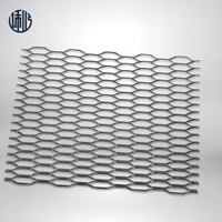 Grille métallique expansée en acier au carbone à mailles losangées surélevées pour boîte à outils de camion, cloison de rangement pour fourgonnette, barrière de chargement, usage industriel