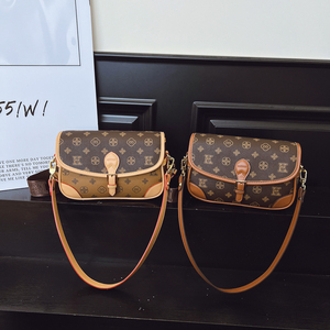Bolso Cuadrado de PU con Patrón Geométrico de Alta Calidad, Cierre Magnético, Poliéster, Portátil, Diseño Antirrobo para Uso Diario - Product Image 6