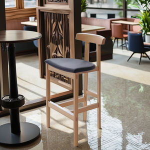 Tabourets hauts en <span class=keywords><strong>bois</strong></span> massif scandinaves minimalistes modernes pour les bars à la maison <span class=keywords><strong>et</strong></span> les zones <span class=keywords><strong>de</strong></span> réception Chaises hautes <span class=keywords><strong>de</strong></span> café - Product Image 6
