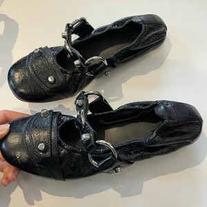 Zapatos Planos con Tachuelas Estilo Francés 2026, Zapatos Casuales Cómodos y Antideslizantes para Mujer - Product Image 1