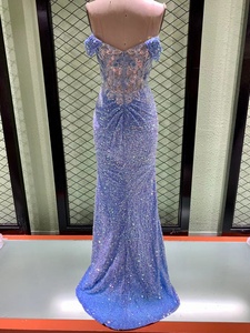 Vestidos de Fiesta de los 80 con Abertura Alta, Corsé Brillante Azul Cielo, Hombros Descubiertos, Plisado, Transparente, Lentejuelas, Terciopelo Bordado - Product Image 4