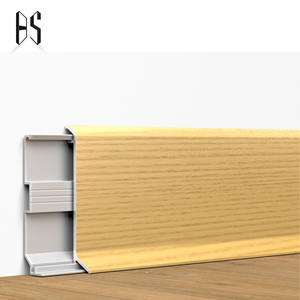 Plinthe en aluminium durable avec finition imitation bois réaliste pour la protection des sols et des murs intérieurs – Disponible - Product Image 2