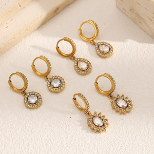 Conjunto de Collar y Aretes de Acero Inoxidable con Incrustaciones de Diamantes Estilo Europeo Americano, Joyería de Lujo Ligero para Mujer, Cadena para Clavícula - Product Image 3