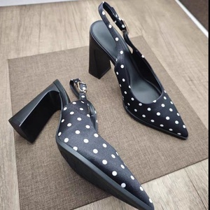 Sandales à talon bloc à pois style coréen, dos nu, bout fermé, avec bride arrière, élégantes, à bout pointu, talons hauts pour femmes - Product Image 3