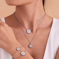 Ensemble collier et bracelet pour femme en acier inoxydable, zircon et plaqué or 18 carats, motif fleur à cinq pétales double face et nacre, style mode et élégant