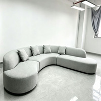 Ensemble de canapés modulaires de forme irrégulière, silhouette créative de forme libre, canapé moderne de luxe rembourré en éponge pour grand appartement