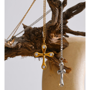 Collar con Colgante <span class=keywords><strong>de</strong></span> Cruz Clásico JINYOU 5917, Chapado en <span class=keywords><strong>Oro</strong></span>, Acero Inoxidable con Incrustaciones <span class=keywords><strong>de</strong></span> Circonia Cúbica - Product Image 3
