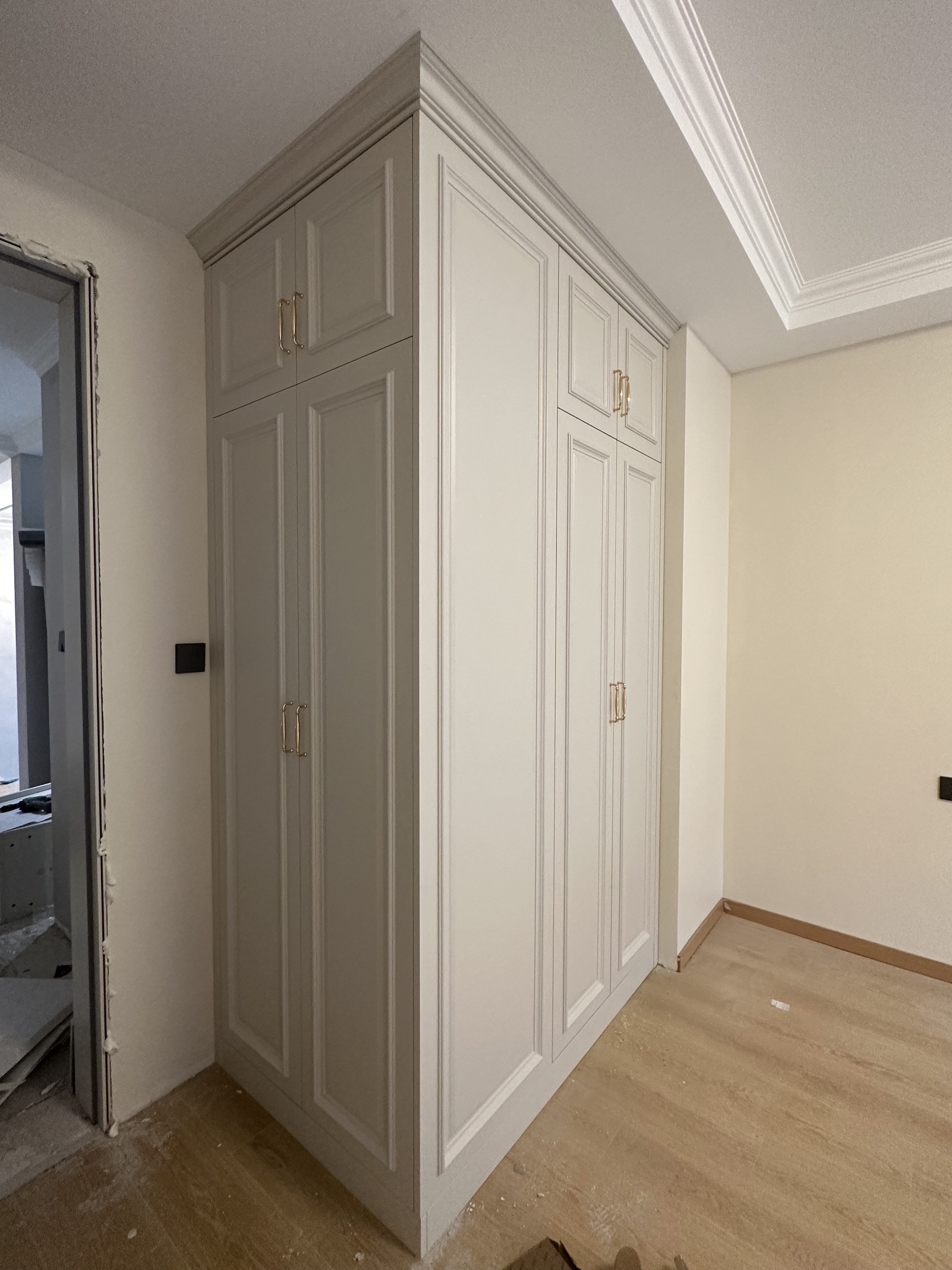 common open wardrobes