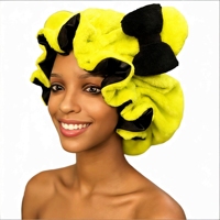 Bonnet de nuit en satin à oreilles de chat imprimé léopard de luxe pour femmes, sangle réglable, extérieur en peluche douce, doublure noire, anti-frisottis