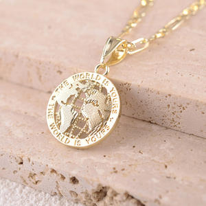 Wereldbol Ronde Cirkel Klassieke Kaart Hanger Charm Op Maat PVD 14K Goud Verguld Ketting voor Heren Jongens Groothandel - Product Image 1