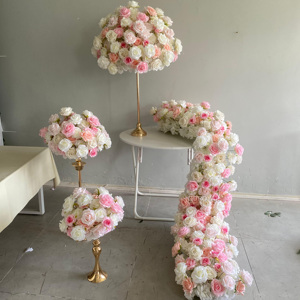 Centrotavola Floreale Artificiale con Rose Bianche Avorio, Fiori di Gypsophila e Orchidee per Matrimoni - Product Image 3