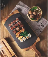 Vente en gros de plateaux en pierre d'ardoise noire avec plateau d'assiette à steak en bois sous-verres pour la protection de table Noël