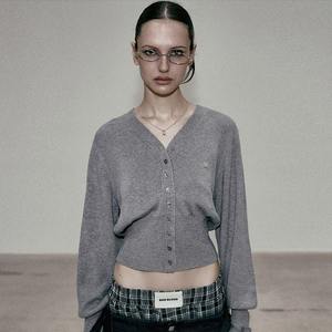 Pull en tricot de coton à col en V et à simple boutonnage, style américain tendance, pour femme - Product Image 3