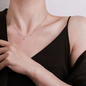 Collar de Plata de Ley S925 con Colgante de Moissanita Brillante y Cadena de Gotas, Venta al por Mayor de Fábrica - Product Image 2