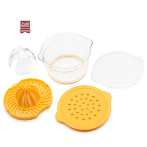 YF 4 in 1 Multi-functional Hand Press Screw Plastic Orange Squeezer Manual Orange Lemon Juicer - Product Image 4
