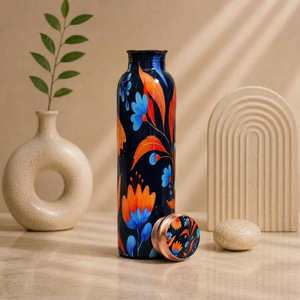 Bouteille d'eau en cuivre émaillé Midnight Bloom avec motif floral – Vaisselle en cuivre artisanale de designer pour l'hydratation quotidienne - Product Image 1