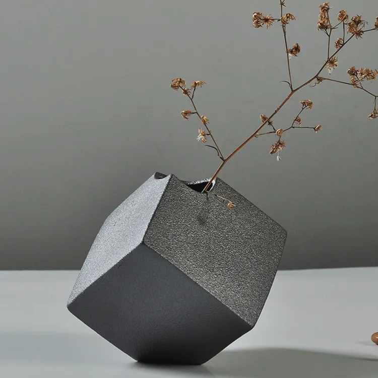 2022 Nieuwe Creatieve Moderne Unieke Matte Zwarte Keramische Nordic Vaas Voor Bloemen Home Decor