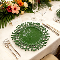 Assiettes de présentation noires texturées tendance de 13 pouces en PP durable avec bordure corail pour mariages gothiques et banquets décoratifs