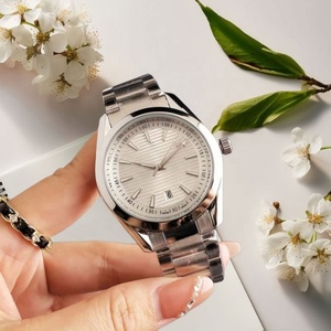 Reloj de Lujo para Hombre con Caja de Aleación de 40 mm, Correa de Silicona y Patrón de Cocodrilo - Product Image 1