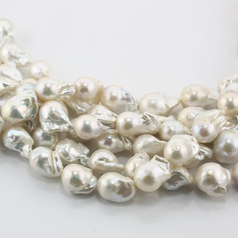 Perles baroques d'eau douce soignées de très grande taille, 15-16mm
