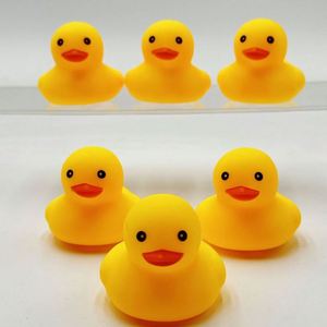 Veilleuse créative en forme de petit canard jaune, jouet aquatique lumineux, petit cadeau pour chambre à coucher - Product Image 4