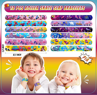 Bracelets claquant, porte-clés, pailles à boire, autocollants de tatouage, accessoires, jouets, cadeaux, kits de goodies et de faveurs pour fête sur le thème des rollers