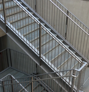 <span class=keywords><strong>Escalera</strong></span> de <span class=keywords><strong>acceso</strong></span> recto externo Prima duradera en acero galvanizado con escalones perforados - Product Image 1