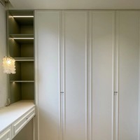 Meilleures ventes : Ensemble de chambre à coucher et de dortoir deux-en-un, style moderne européen minimaliste, avec armoire et coiffeuse en bois de pin massif, miroir éclairé et rangement