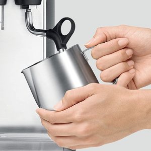 เครื่องชงกาแฟเอสเพรสโซแบบอัตโนมัติเต็มรูปแบบสำหรับมืออาชีพ ใช้ได้ทั้งแบบแคปซูลและแบบแมนนวล พร้อมฟังก์ชั่นชงกาแฟเย็น - Product Image 3