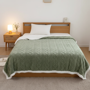 Plaid en polaire ultra doux uni en polyester, couverture chaude et confortable en sherpa pour canapé et lit, épaisse et moelleuse, idéale pour l'hiver et toutes les saisons - Product Image 4