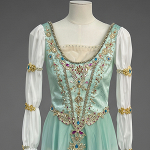 Costume de ballet professionnel, robe de ballet en mousseline verte, ornée de strass faits à la main, tutu romantique pour le pas de toréon - Product Image 2